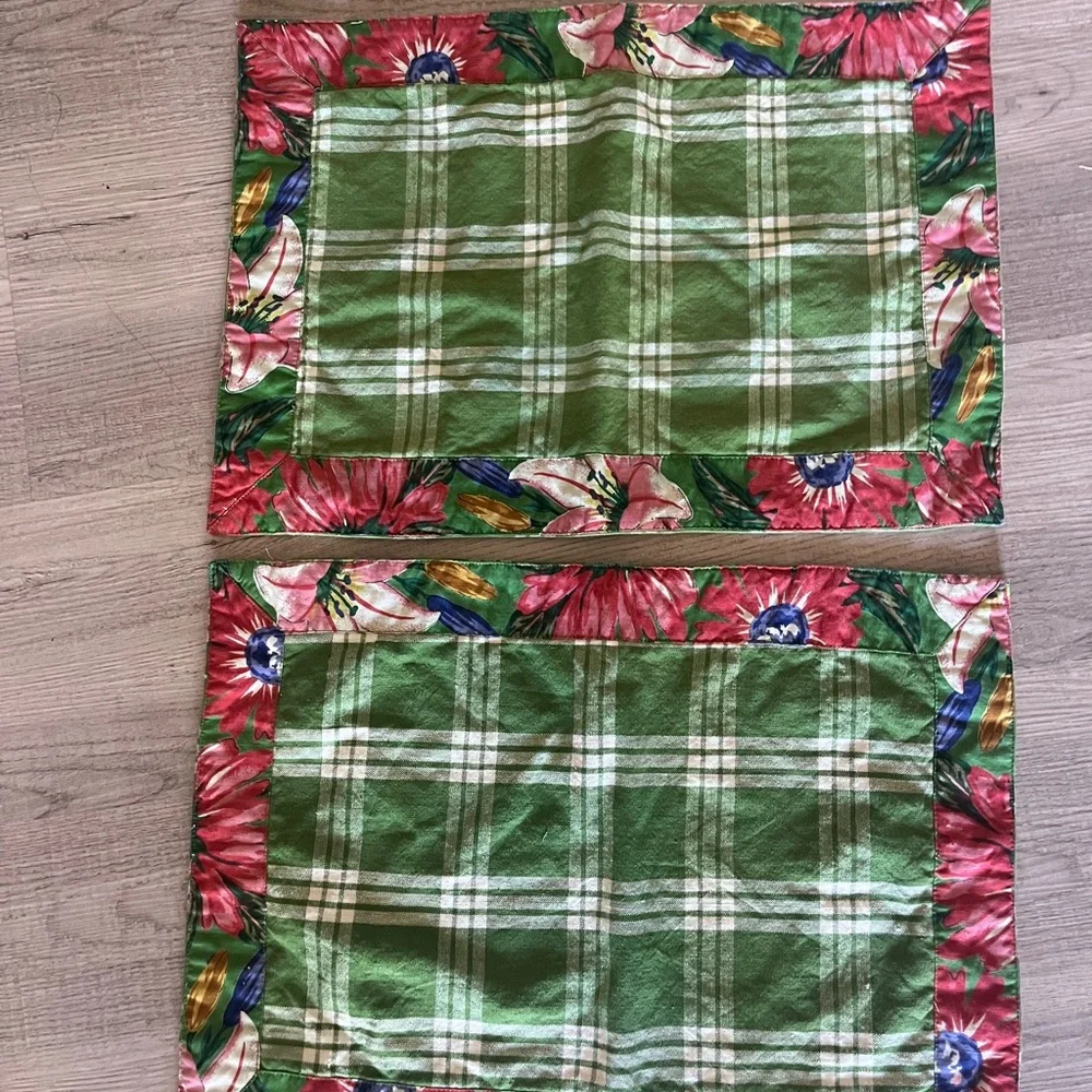Williams Sonoma 2 floral and plaid red green placements
